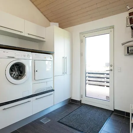 Amazing In Lkken With 4 Bedrooms, Sauna And Wifi Løkken