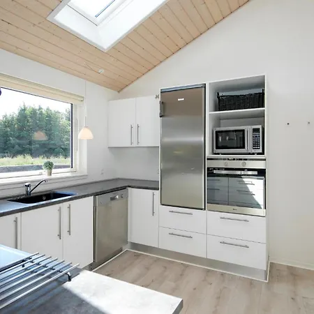 Amazing In Lkken With 4 Bedrooms, Sauna And Wifi